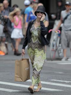 Blake Lively feet photo thumbnail