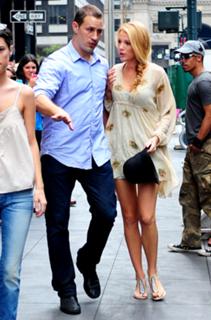 Blake Lively feet photo thumbnail