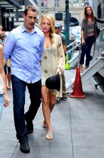 Blake Lively feet photo thumbnail