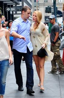 Blake Lively feet photo thumbnail