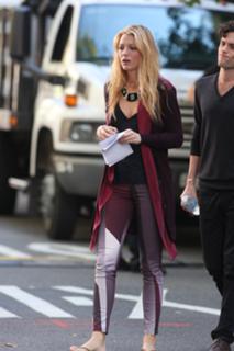 Blake Lively feet photo thumbnail