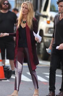 Blake Lively feet photo thumbnail