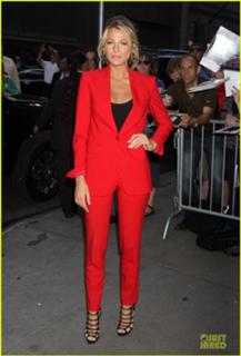 Blake Lively feet photo thumbnail