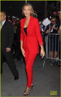 Blake Lively feet photo thumbnail