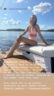 Blake Lively feet photo thumbnail