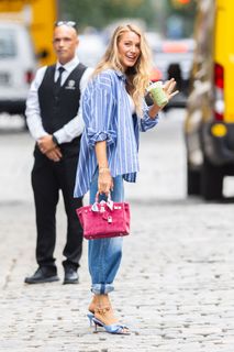 Blake Lively feet photo 4