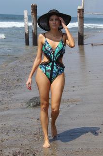 Blanca Blanco feet photo thumbnail