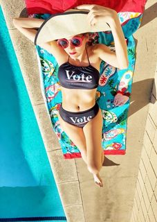 Blanca Blanco feet photo thumbnail