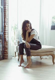 Blanca Suárez feet photo thumbnail