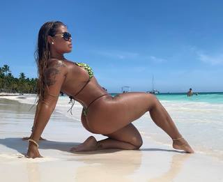 Blu Gem feet photo thumbnail