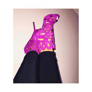 Blu Gem feet photo thumbnail