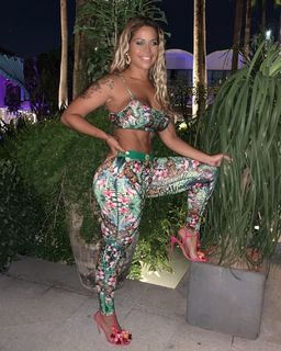 Blu Gem feet photo thumbnail