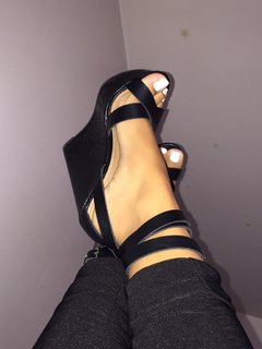 Blu Gem feet photo thumbnail