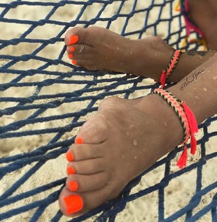 Blu Gem feet photo thumbnail