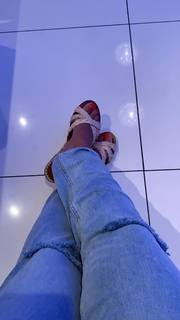 Blu Gem feet photo thumbnail
