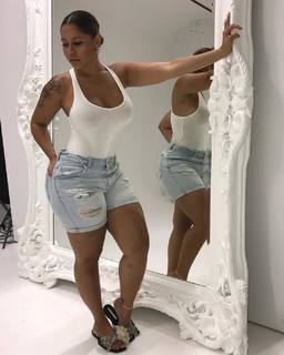 Blu Gem feet photo thumbnail