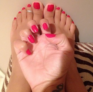 Blu Gem feet photo thumbnail