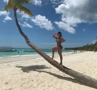 Blu Gem feet photo thumbnail