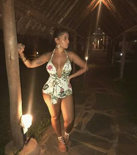 Blu Gem feet photo thumbnail