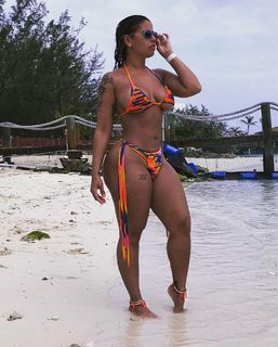 Blu Gem feet photo thumbnail