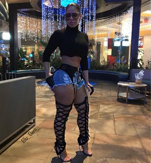 Blu Gem feet photo thumbnail