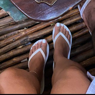 Blu Gem feet photo thumbnail