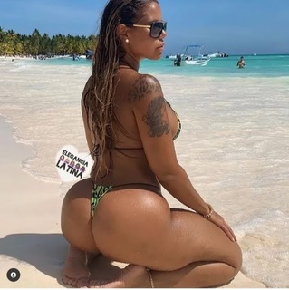 Blu Gem feet photo thumbnail