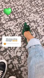 Blu Gem feet photo thumbnail