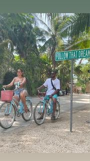 Blu Gem feet photo thumbnail