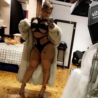 Blu Gem feet photo thumbnail