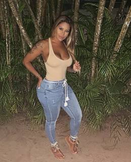 Blu Gem feet photo thumbnail