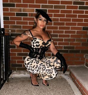 Blu Gem feet photo thumbnail