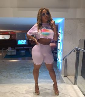 Blu Gem feet photo thumbnail