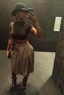 Blu Gem feet photo thumbnail