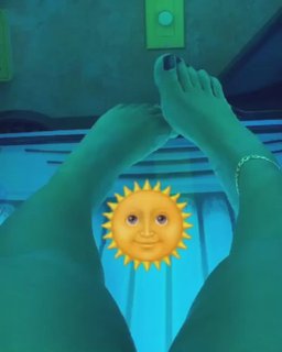 Blu Gem feet photo thumbnail