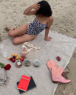 Blu Hunt feet photo 16