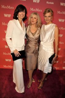 Blythe Danner feet photo 19