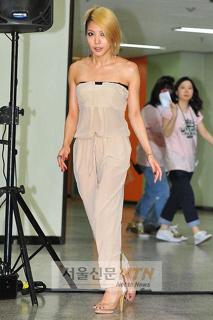BoA feet photo 18
