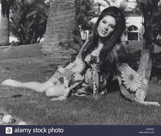 Bobbie Gentry feet photo 10