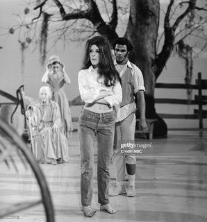 Bobbie Gentry feet photo 4