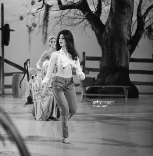 Bobbie Gentry feet photo 3