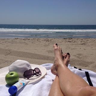 Bonnie Bernstein feet photo 1