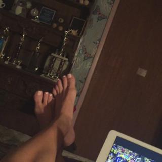 Bonnie Bernstein feet photo 16