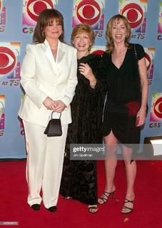 Bonnie Franklin feet photo 15