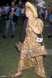 Bonnie Franklin feet photo 10