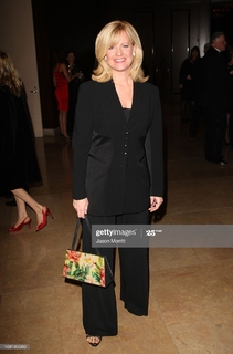 Bonnie Hunt feet photo thumbnail