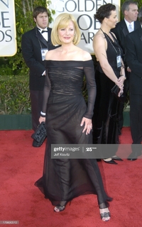 Bonnie Hunt feet photo thumbnail