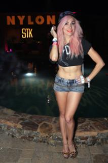Bonnie McKee feet photo 2
