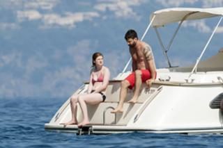 Bonnie Wright feet photo thumbnail