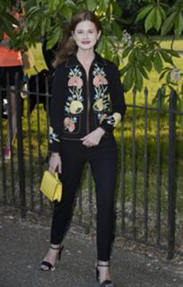 Bonnie Wright feet photo thumbnail